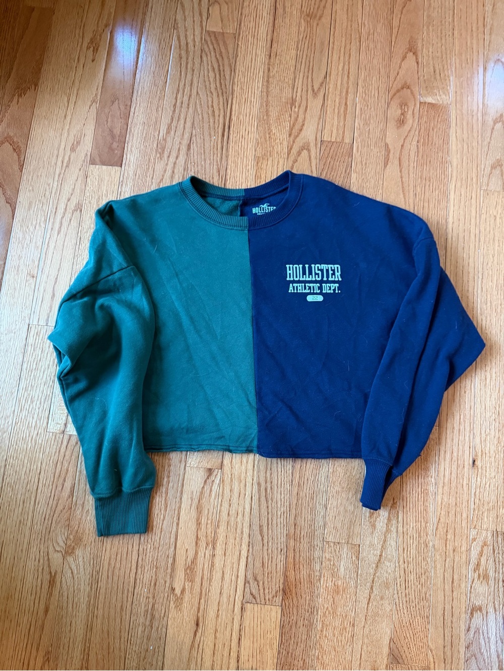 Hollister Green & Navy Colorblock Cropped Crew Sweatshirt NWOT